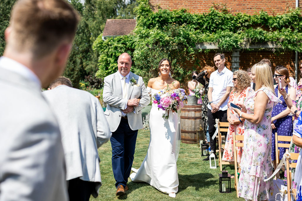 outdoor-ceremony-bedfordshire-wedding-venue Outdoor garden wedding ceremony at The Gardens at Polehanger